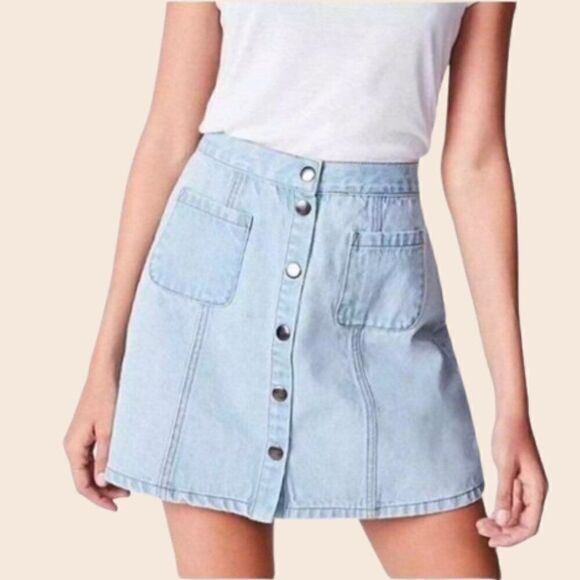 Urban Outfitters BDG Light Wash Denim Button-Front Mini Cargo Skirt Size XS - Picture 1 of 12
